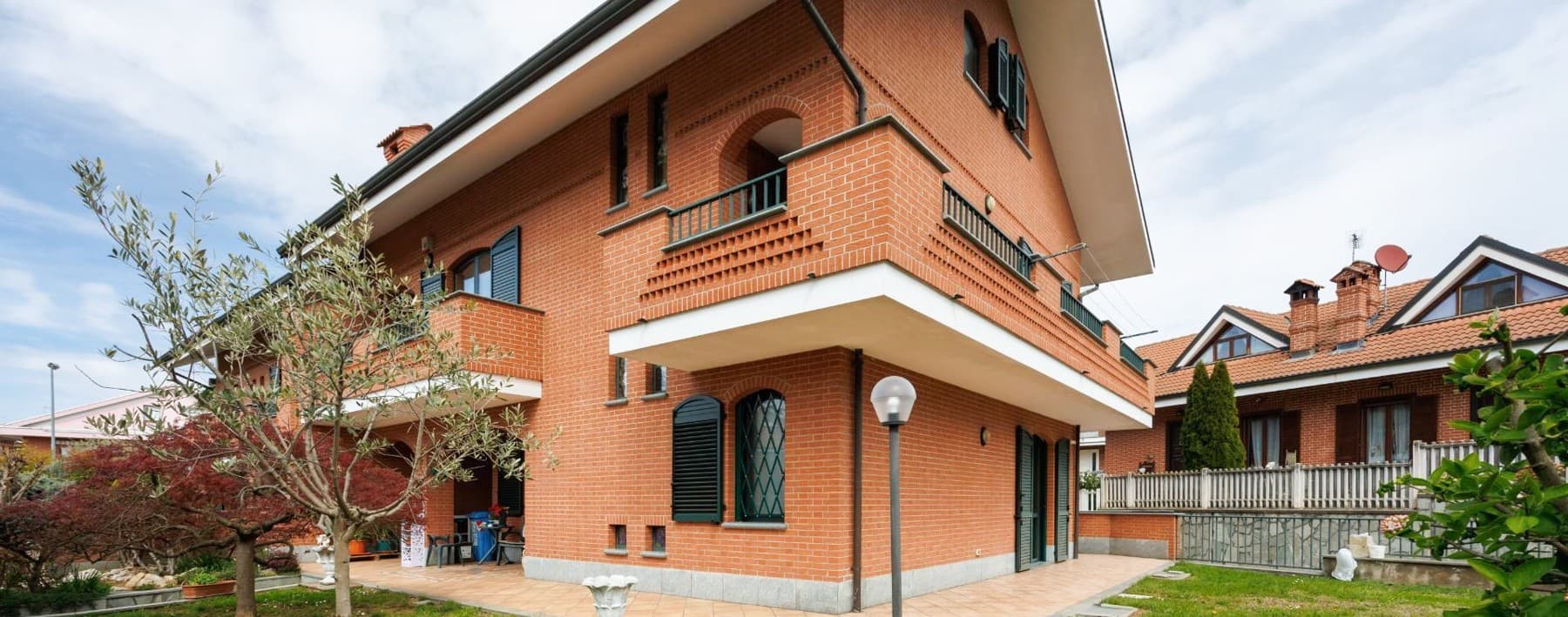 Villa spaziosa con giardino a La Loggia