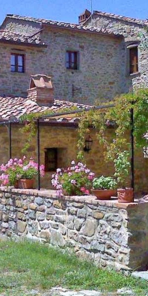Casale toscano con piscina a Cortona, charme unico