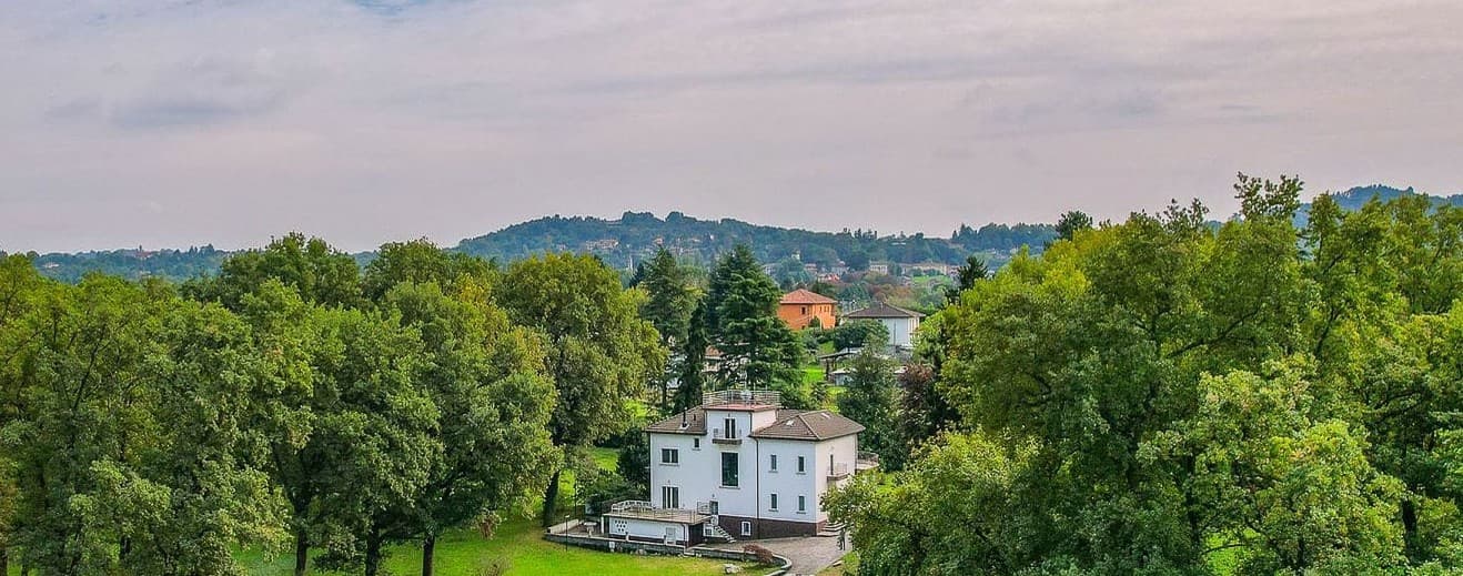 Villa esclusiva sul Lago di Varese a Cazzago Brabbia