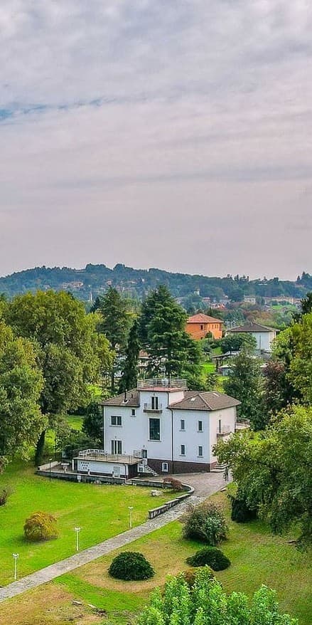Villa esclusiva sul Lago di Varese a Cazzago Brabbia