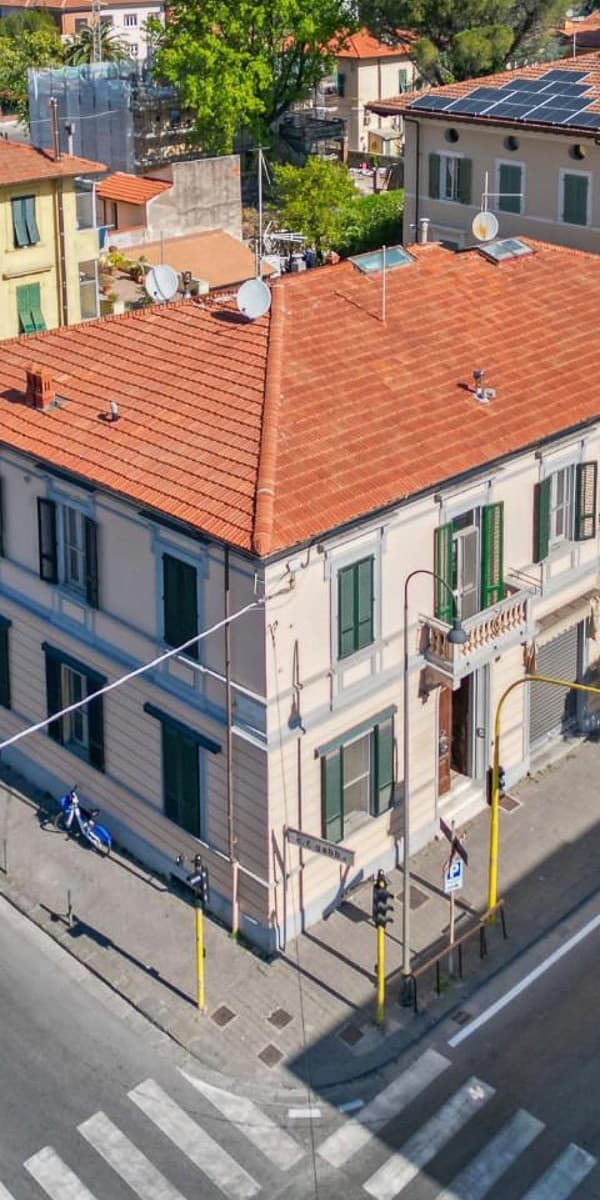Villa in stile Liberty a Pisa, 329 mq di eleganza