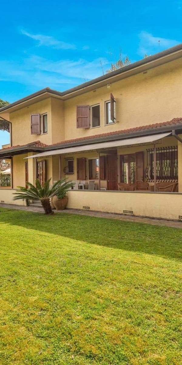 Elegant Villa in Forte dei Marmi, Tuscany