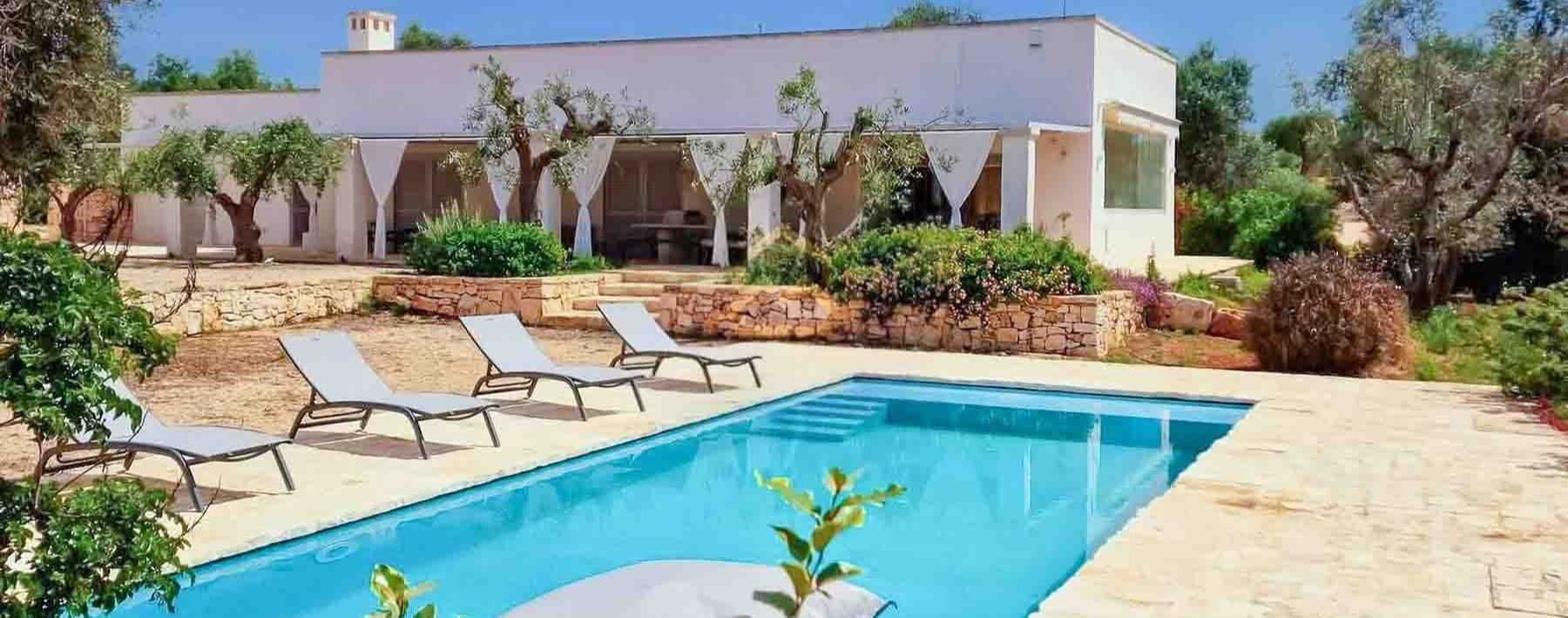 Villa con piscina e giardino nella campagna di Ostuni