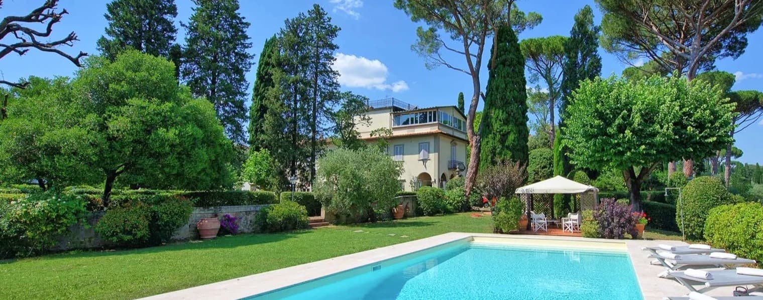 Villa di Lusso con Giardino e Piscina a Firenze