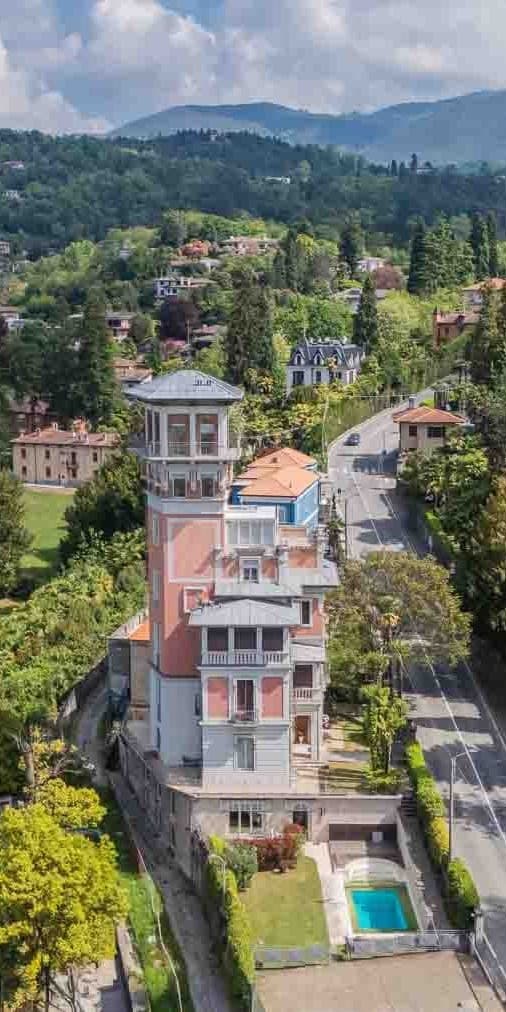 Villa esclusiva a Luino, oasi di lusso sul Lago Maggiore