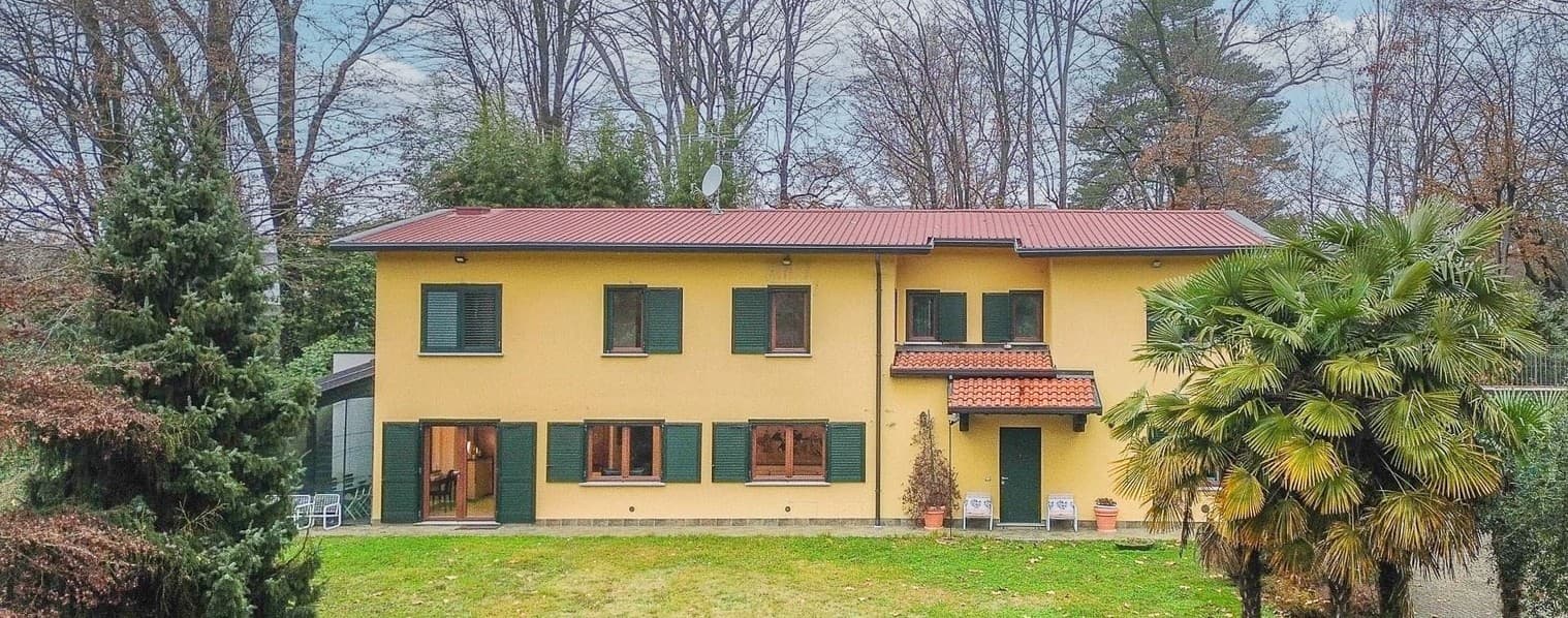 Charming Villa in Sumirago, Lombardia