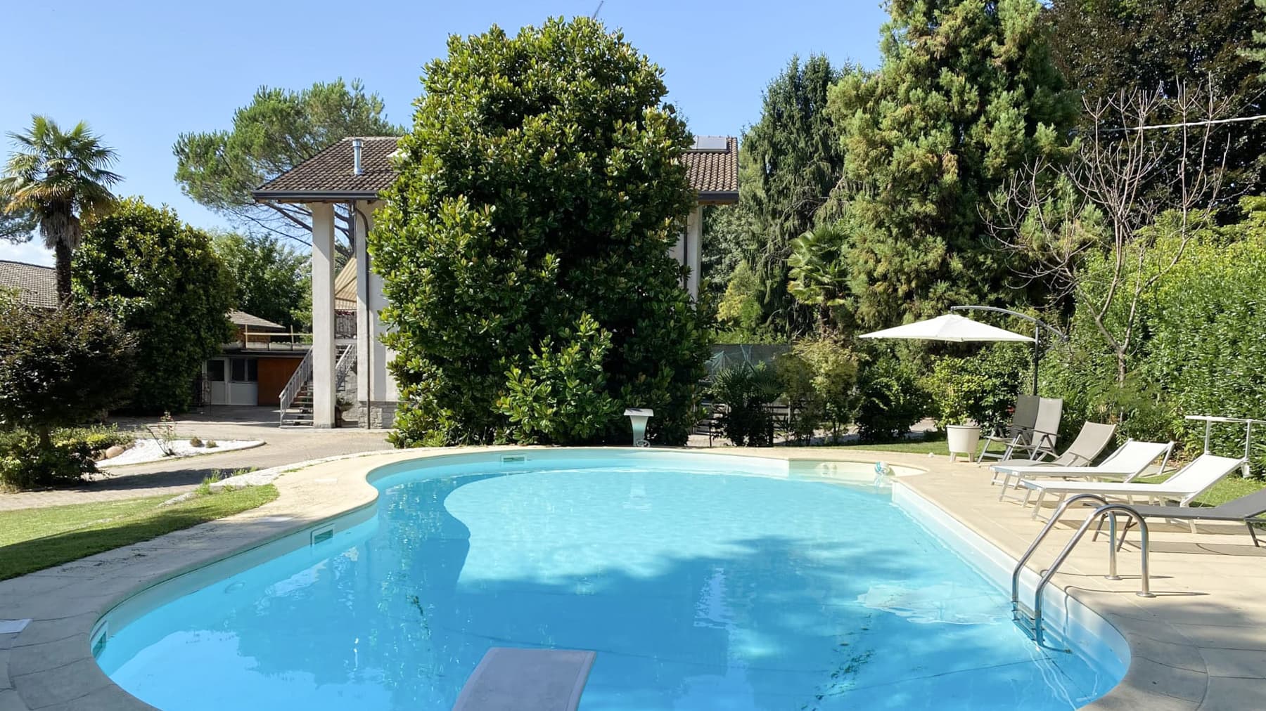 Spacious Villa with Pool in Lisanza, Lombardy