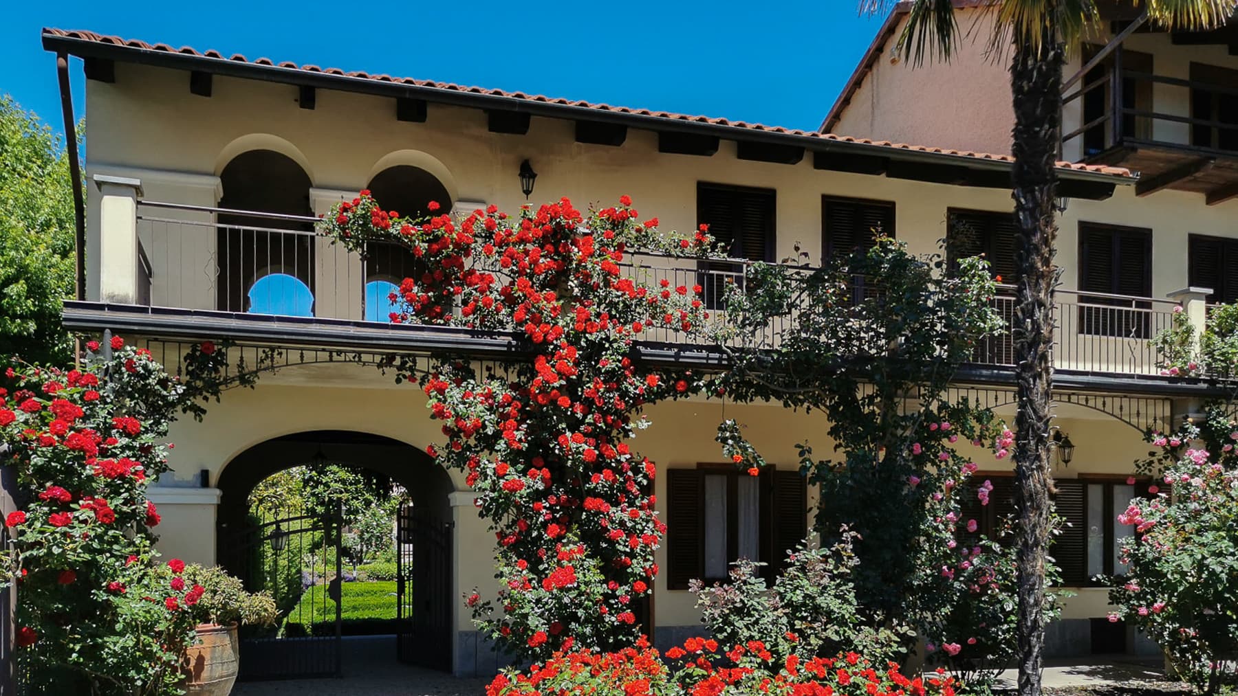 Edificio storico con giardino a Romano Canavese