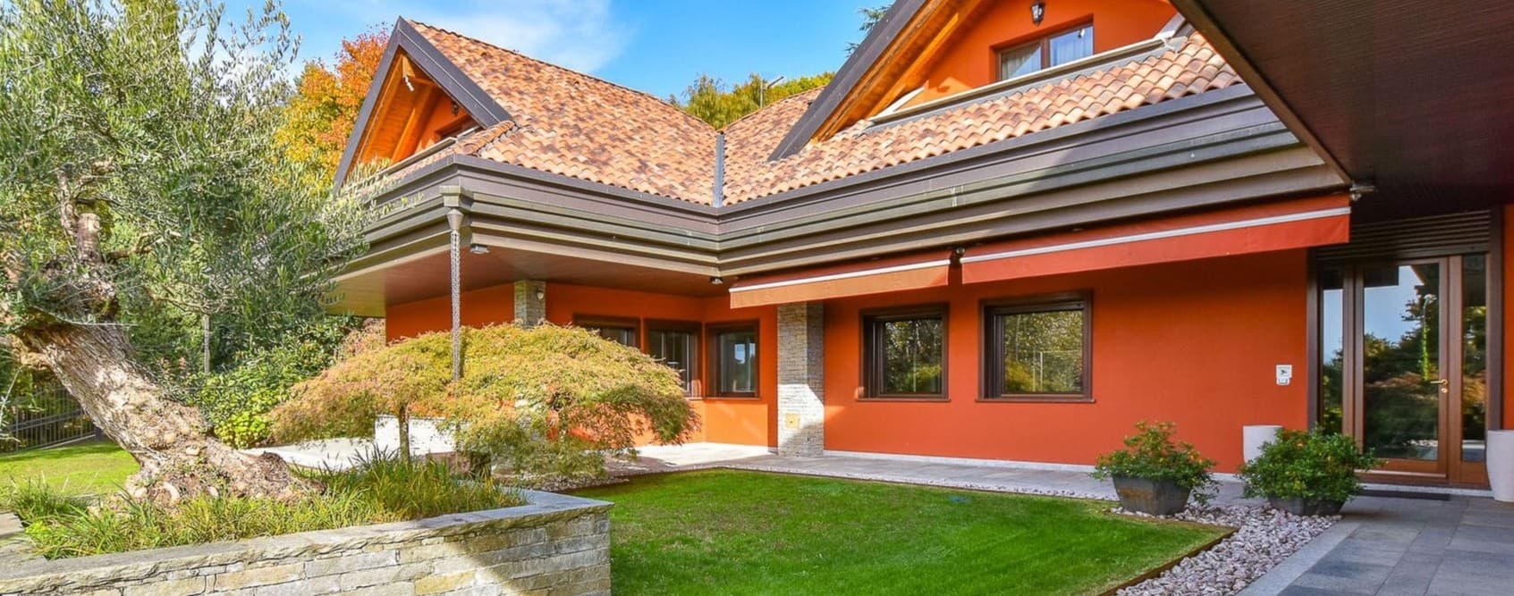 Villa esclusiva immersa nel verde a Vergiate