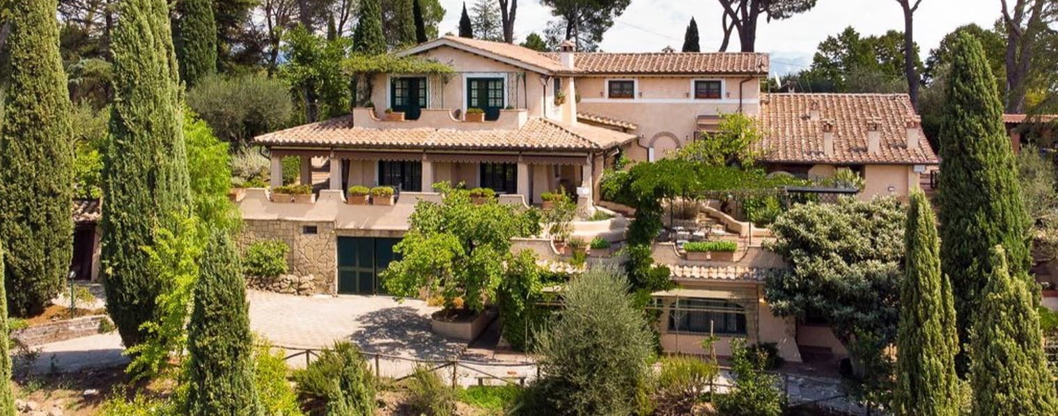 Villa di lusso a Morlupo, Roma: 601 mq con piscina