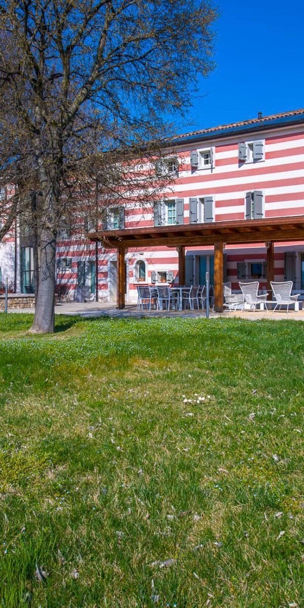 Casale di lusso tra le colline di Caprino Veronese