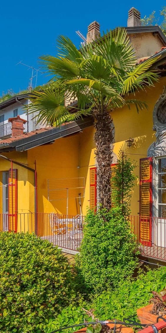 Villa storica a Lesa con vista sul Lago Maggiore
