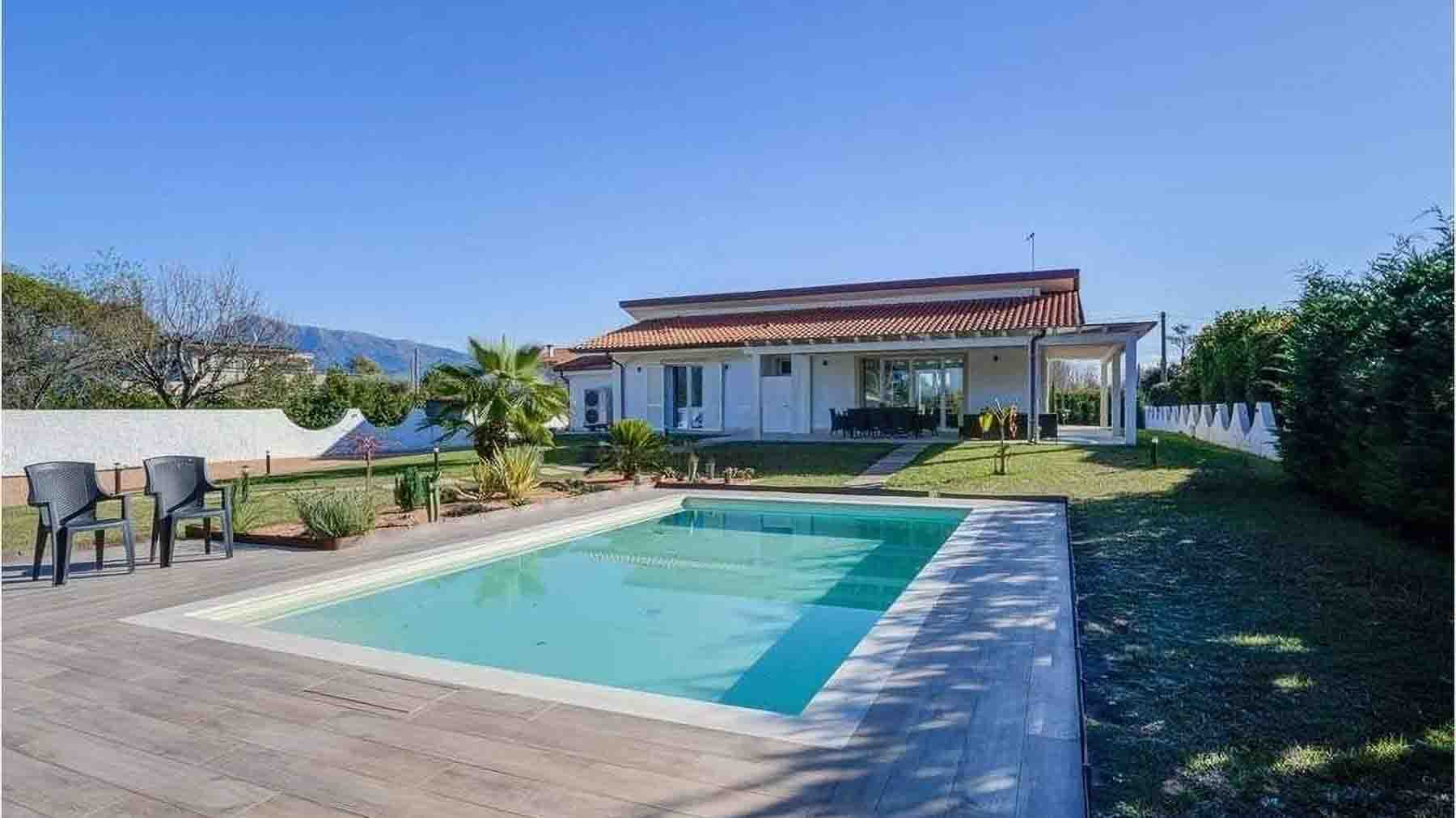 Charming Villa in Versilia, Pietrasanta, Tuscany