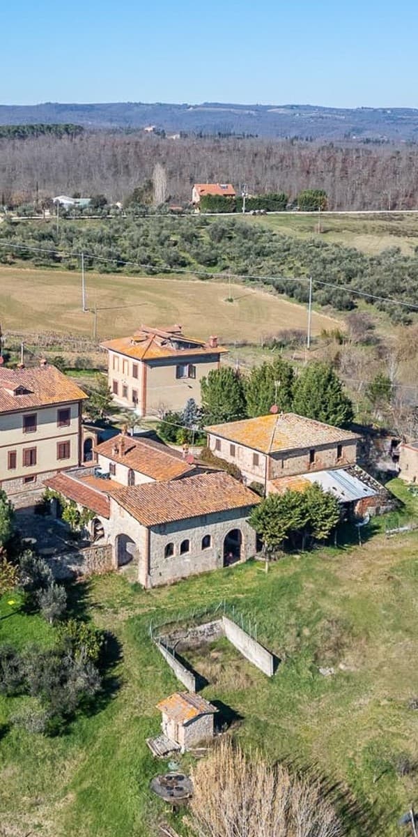 Agriturismo in Toscana, oasi tra vigne e ulivi