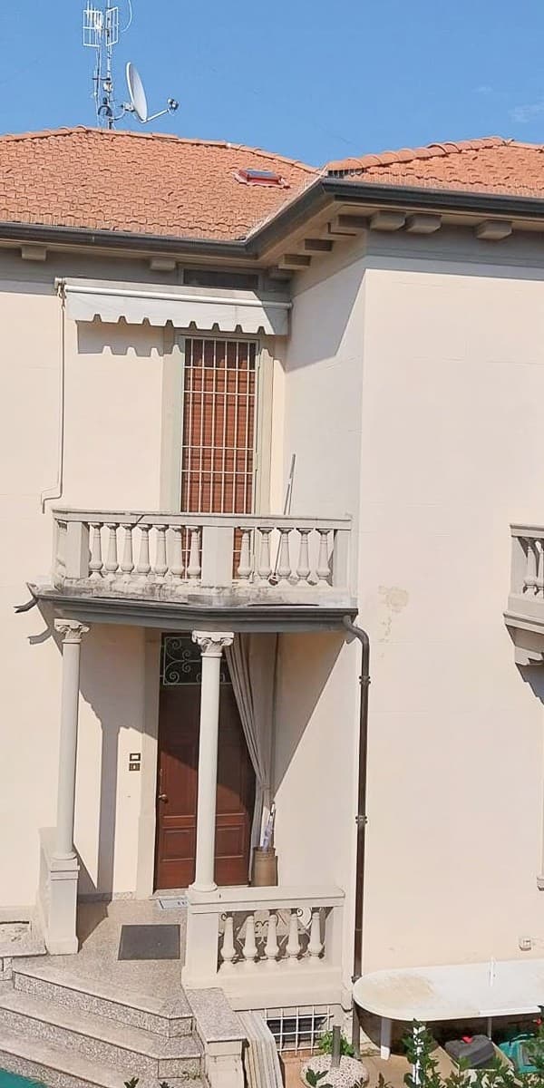 Villa storica a Salò, charme sul Lago di Garda