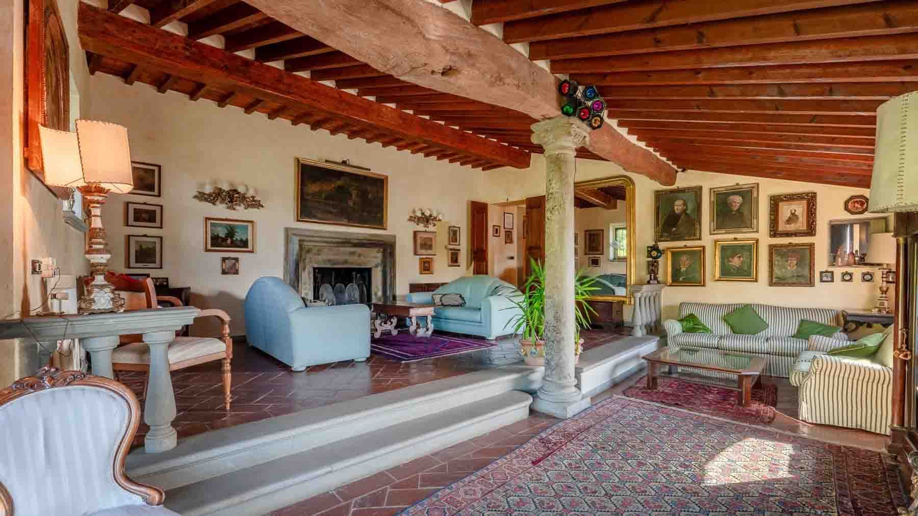 Colonica storica immersa nelle colline di Fiesole