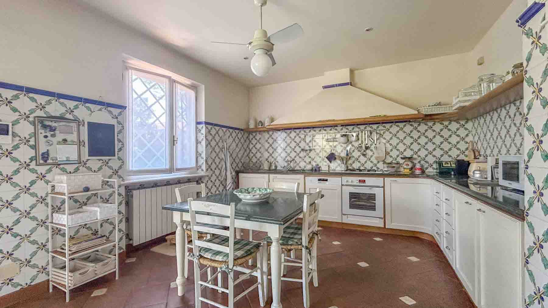 Villa esclusiva a Forte dei Marmi, lusso e charme