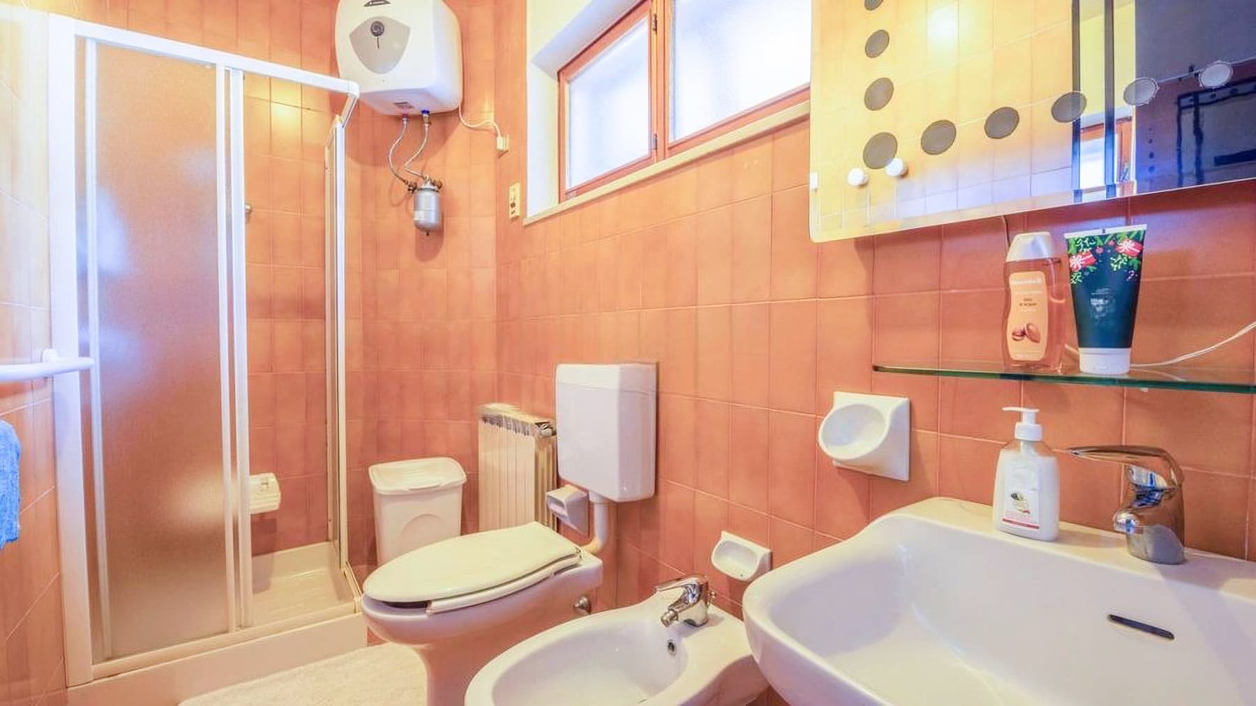 Charming Villa in Canneti, Marche Region