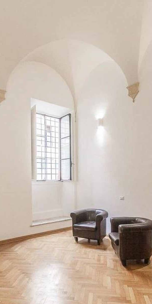 Appartamento storico di 125 mq in Via Giulia, Roma