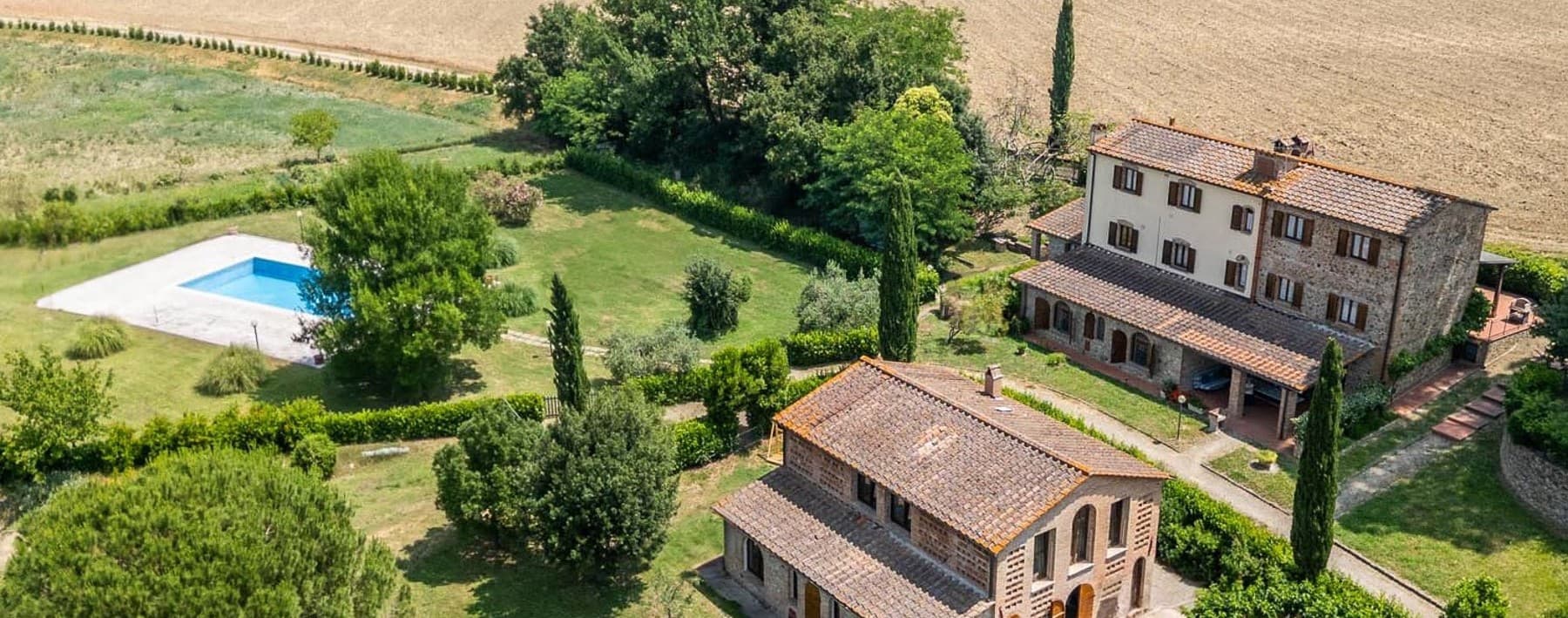 Casale di lusso a Terricciola, cuore della Toscana