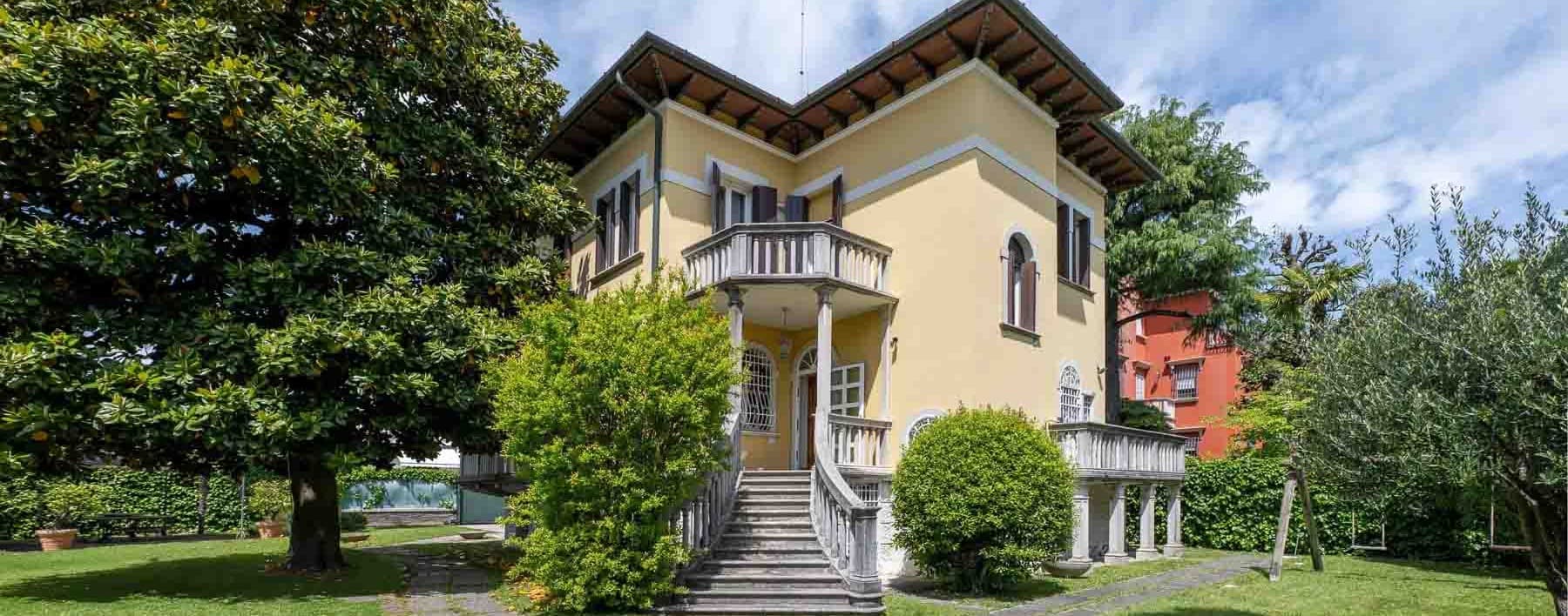 Villa d'Epoca con Giardino al Lido di Venezia
