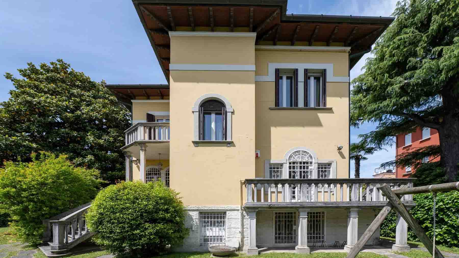 Villa d'Epoca con Giardino al Lido di Venezia