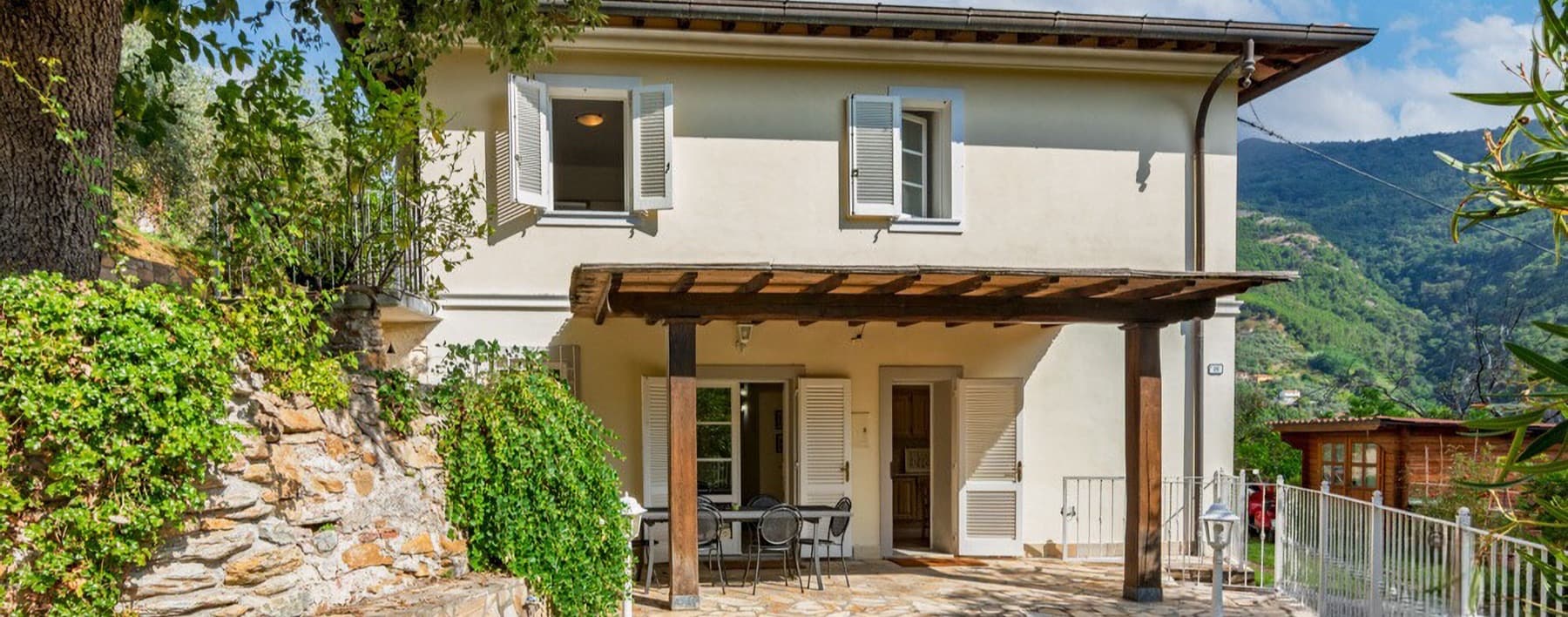 Casa indipendente a Pietrasanta, cuore della Versilia