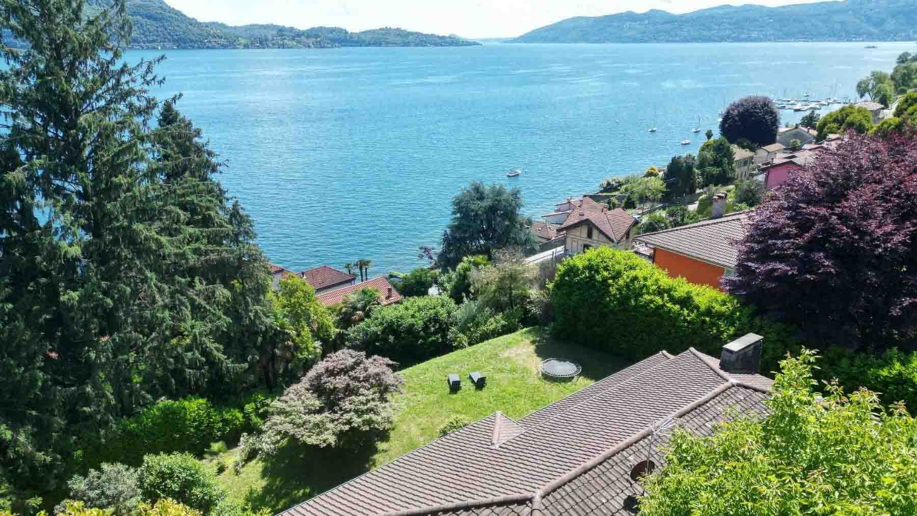 Villa in Ghiffa Overlooking Lake Maggiore, Piedmont