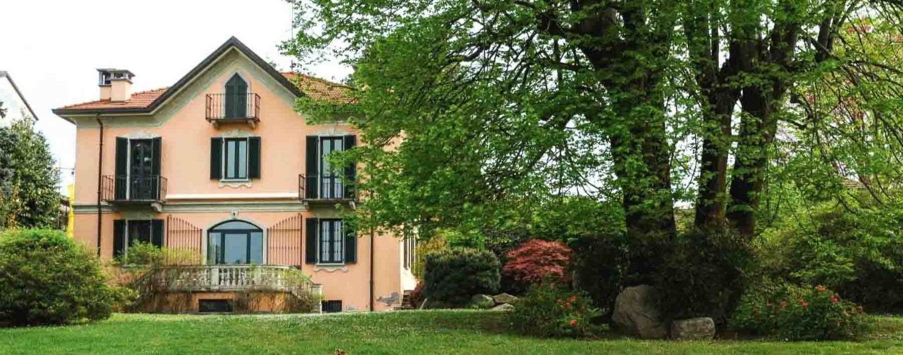 Villa storica a Leggiuno, Lago Maggiore