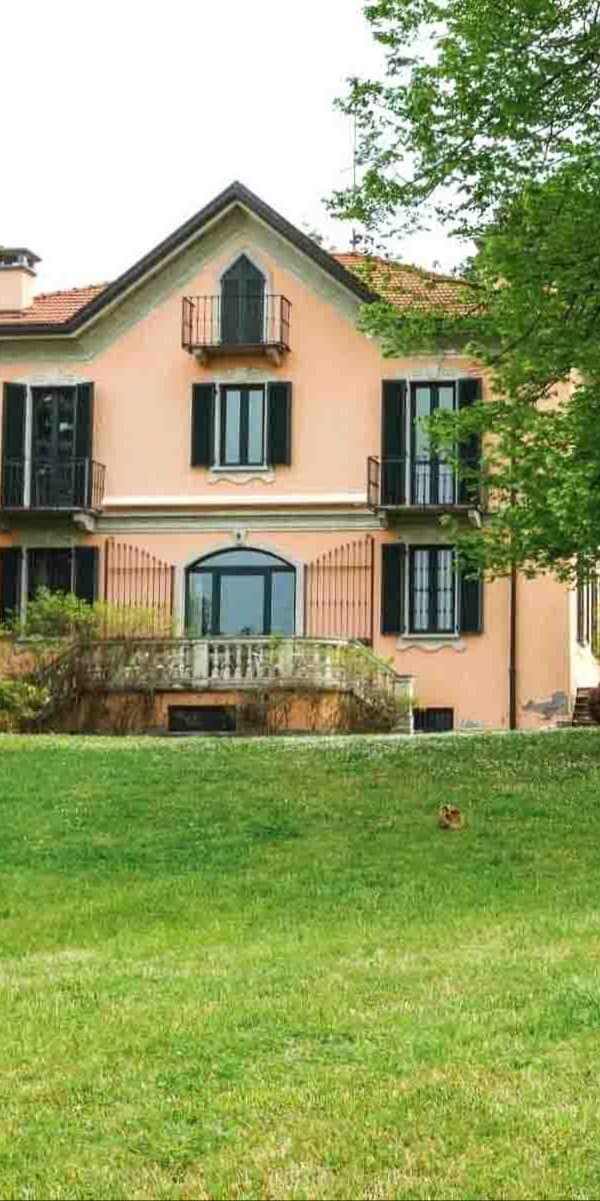 Villa storica a Leggiuno, Lago Maggiore