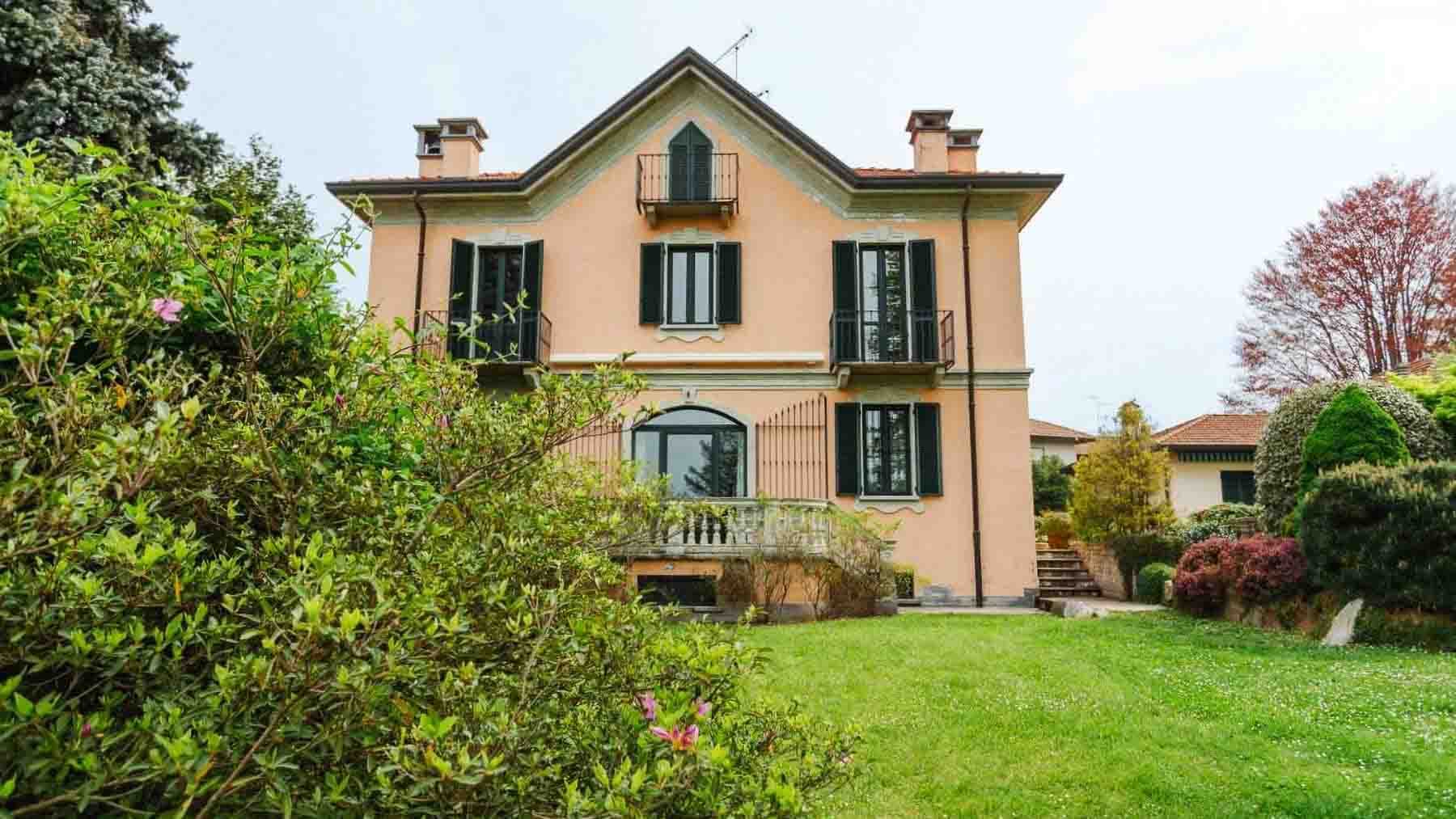 Elegant Villa in Leggiuno near Lake Maggiore