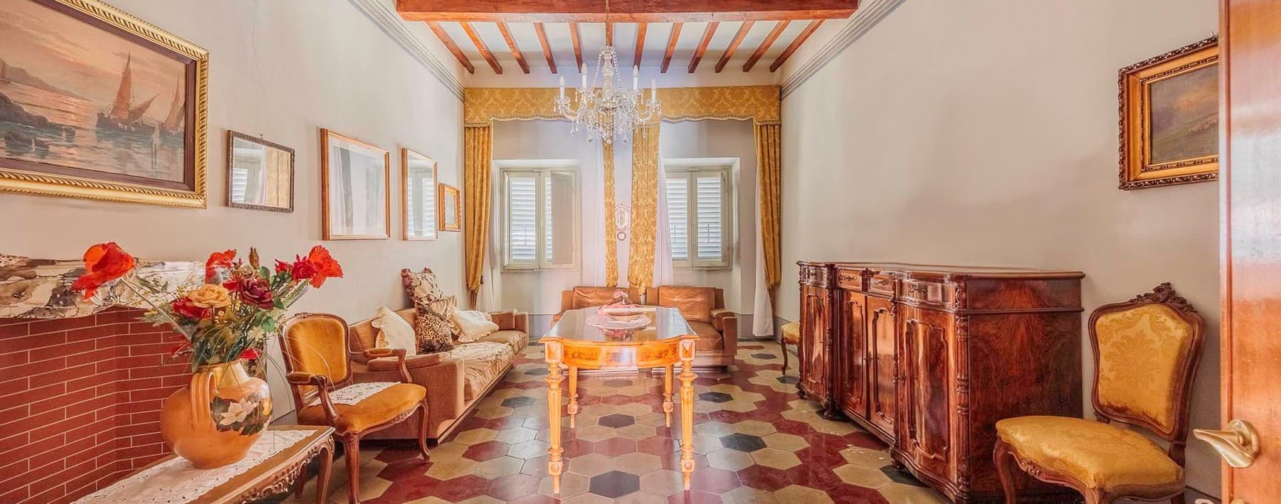 Edificio storico di 790 mq nel cuore di Arezzo