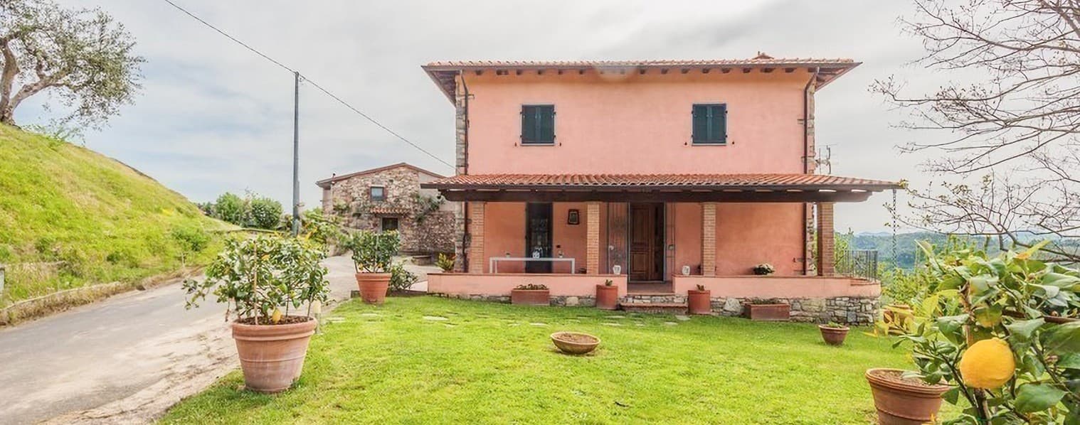Casale a Pescaglia: Eleganza Rustica su 360 mq in Toscana