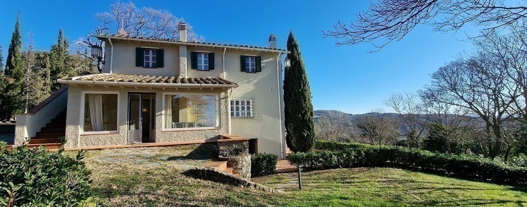 Villa elegante a Riparbella, Toscana, con parco privato