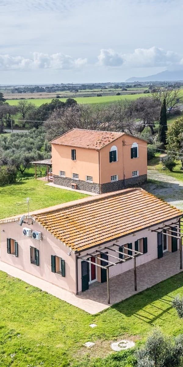 Casale 550 mq a Capalbio, oasi di charme in Toscana