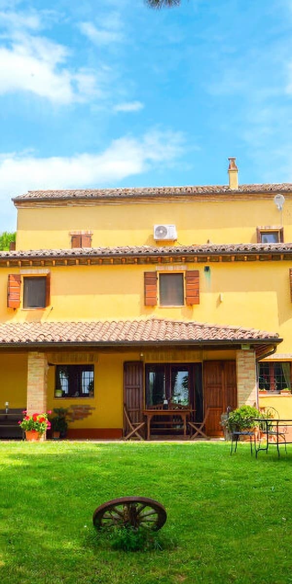 Villa esclusiva con piscina e giardino a Osimo