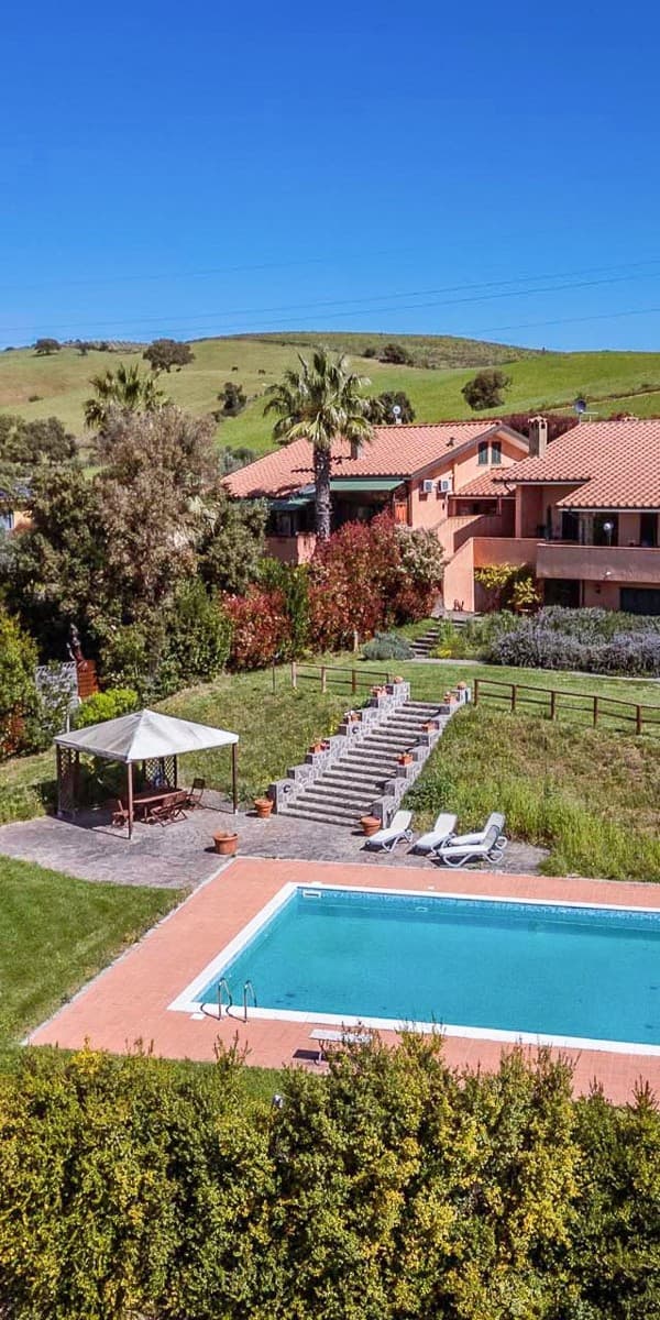 Villa con ampio giardino e piscina a Grosseto, Toscana