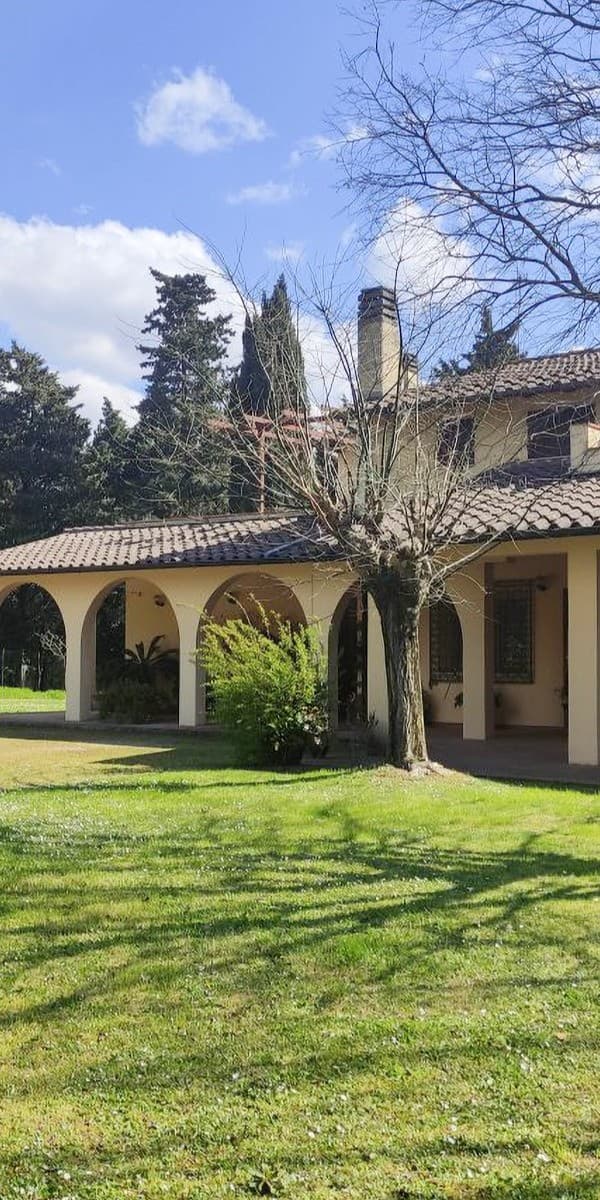 Villa esclusiva immersa nel verde a Carmignano, Toscana