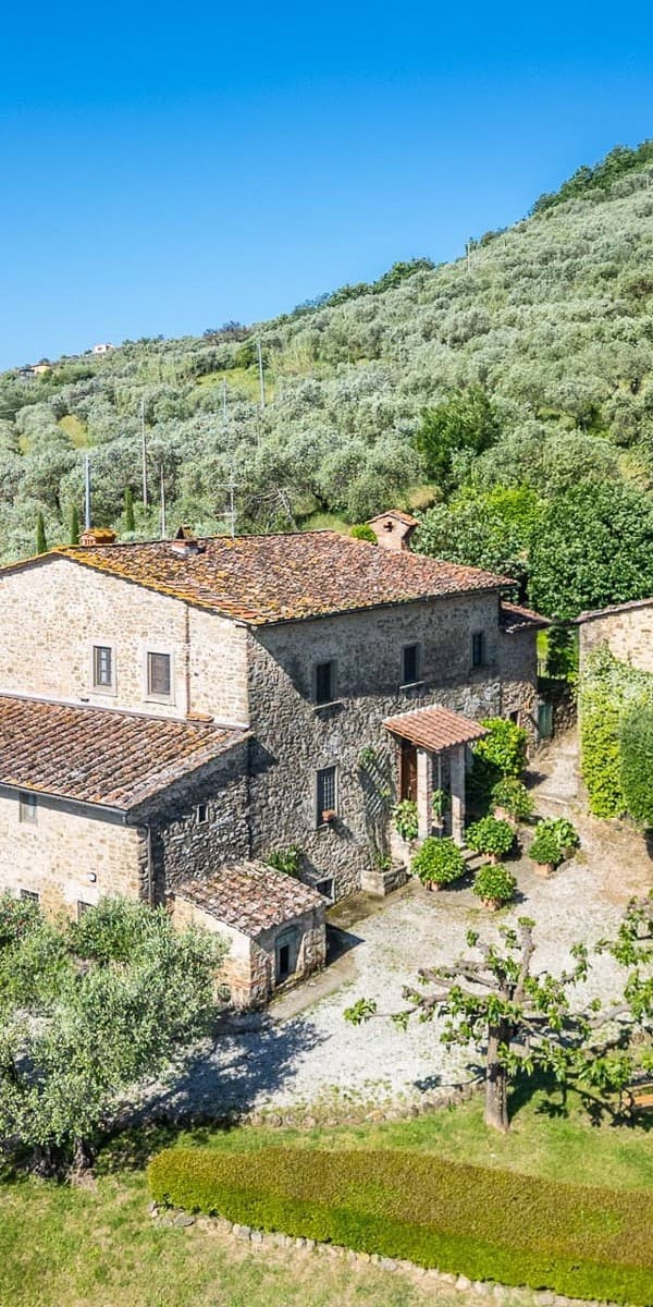 Casale toscano con uliveto a Serravalle Pistoiese