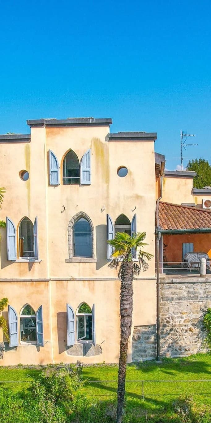 Villa storica sul Lago di Varese a Biandronno