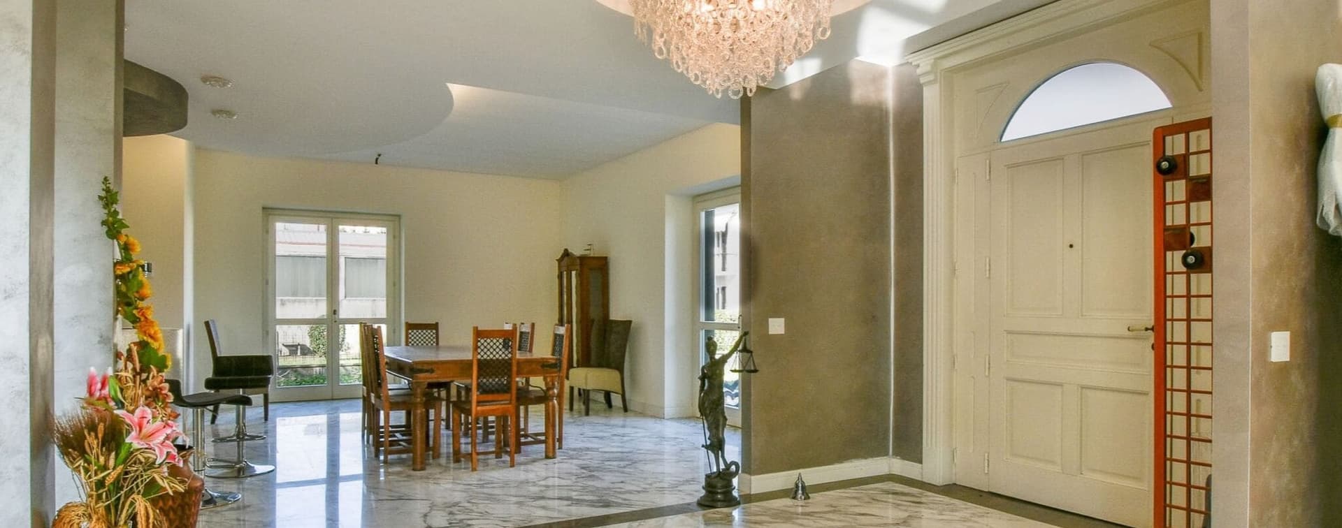 Villa prestigiosa a pochi passi dal Lago Maggiore