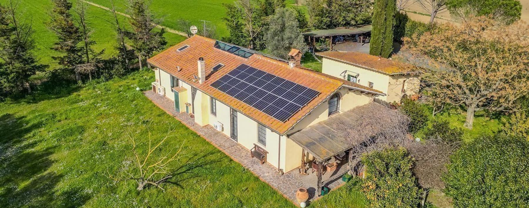 Villa moderna con piscina e uliveto a Grosseto