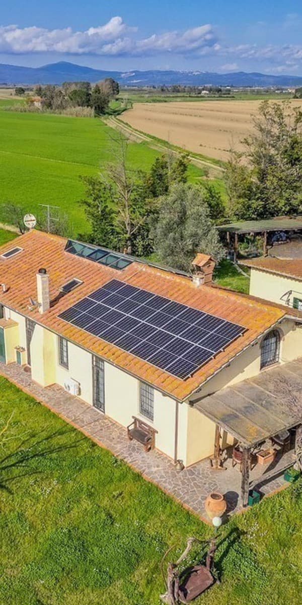 Villa moderna con piscina e uliveto a Grosseto