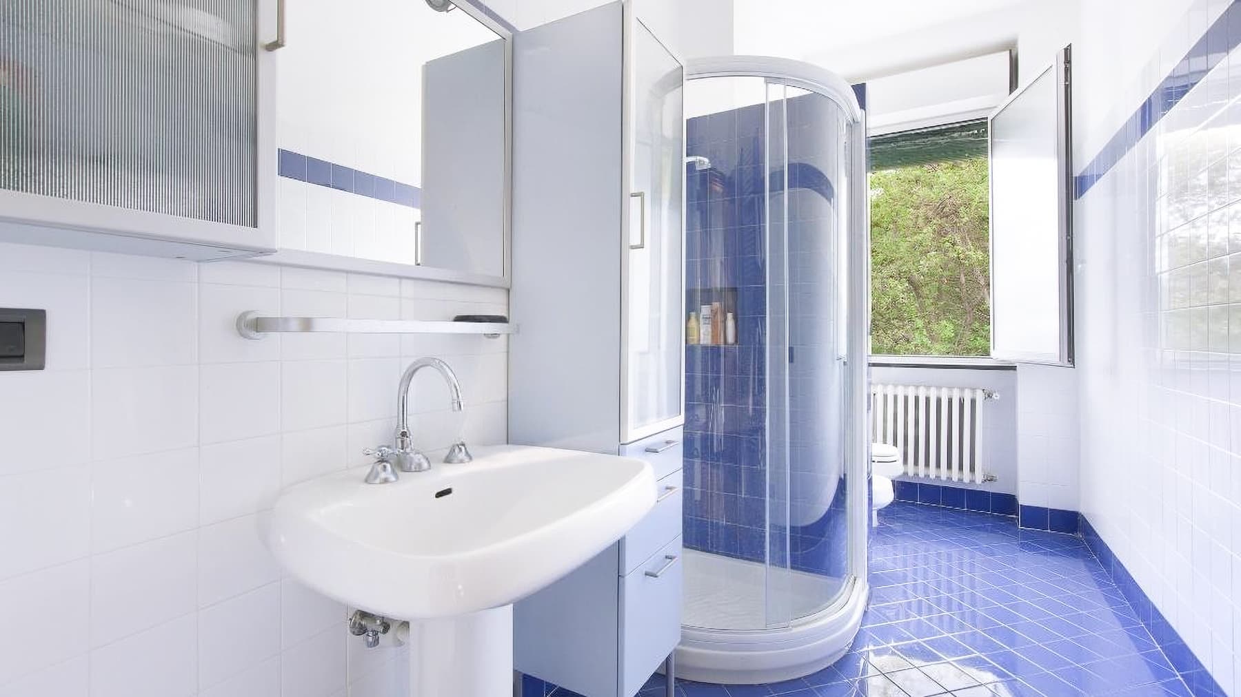 Casa semindipendente ad Alassio, 300 mq di eleganza