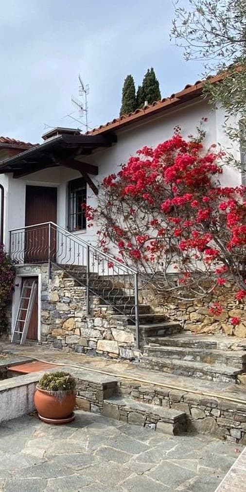 Casa indipendente ad Alassio, 140 mq di comfort e stile