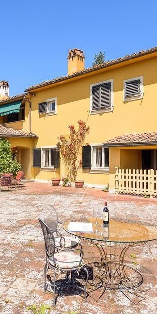 Villa esclusiva con vista su Firenze e colline verdi