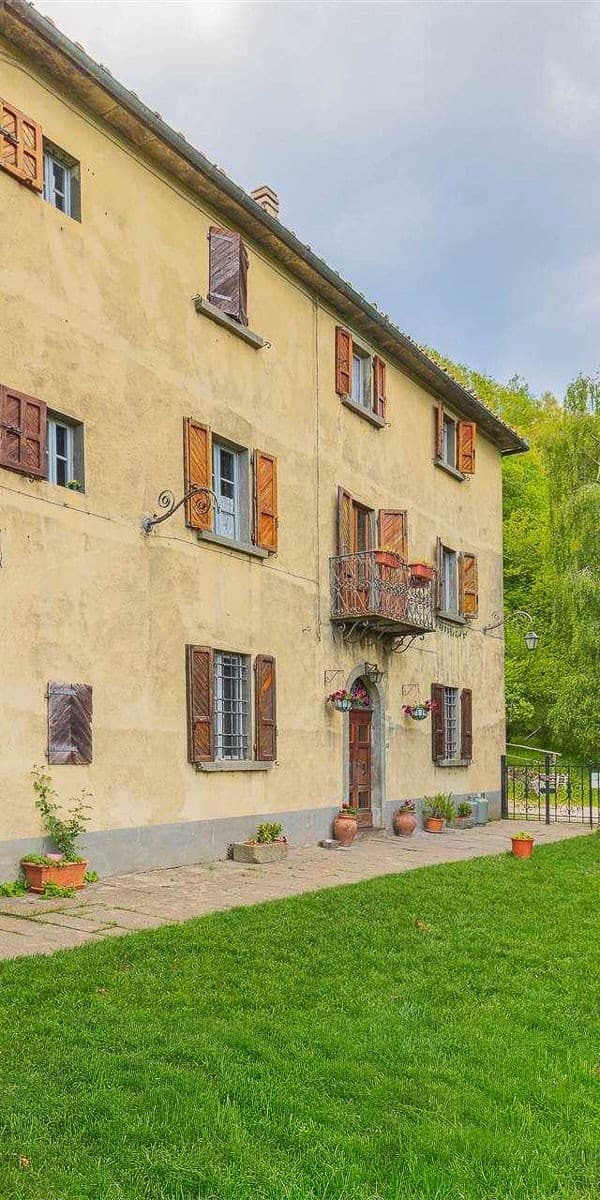 Villa storica a Prunetta, nel cuore della Toscana