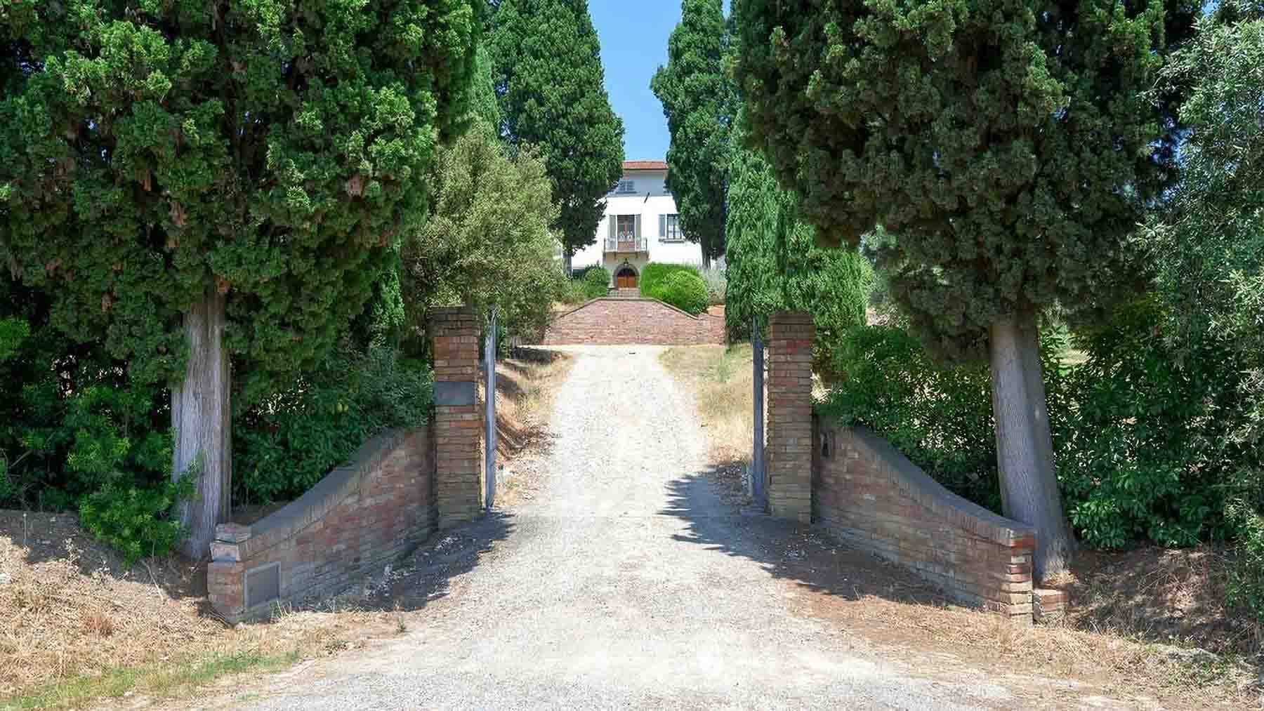 Elegant Villa with Pool in Vinci, Tuscany