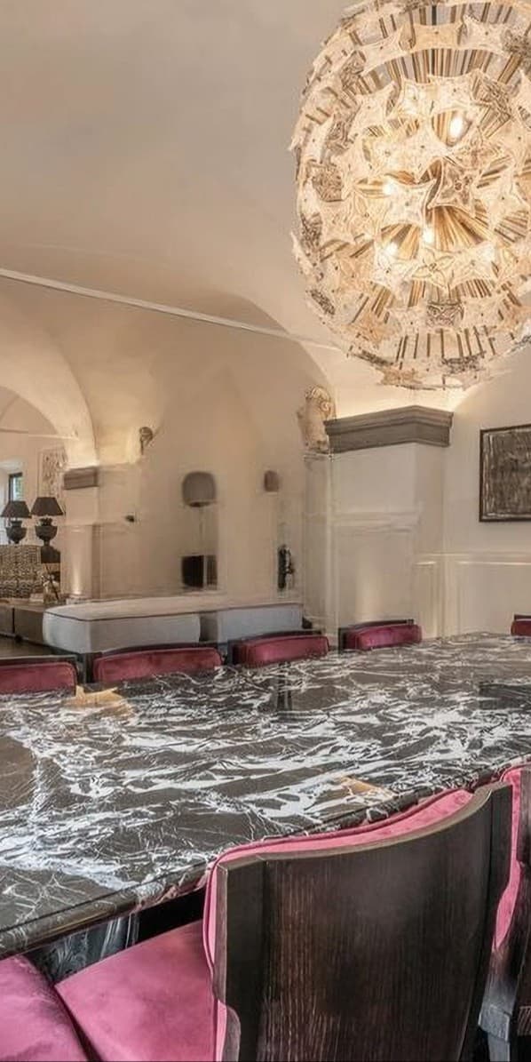 Elegant Villa in Florence's Scenic Countryside