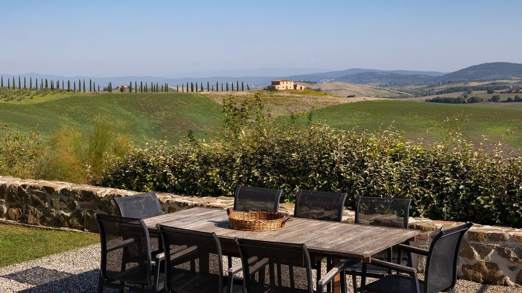 Villa storica ad Asciano, cuore della Toscana